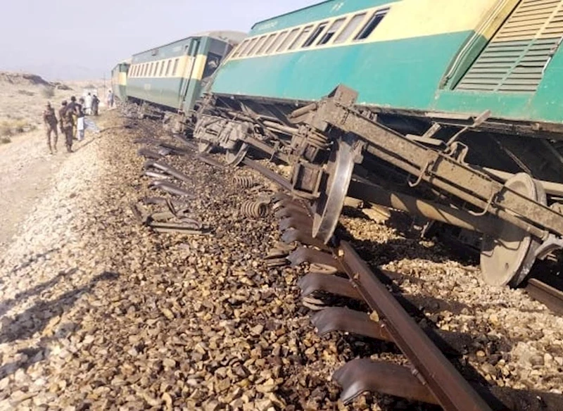 Pakistan’da tren kazası: 1 ölü, 33 yaralı