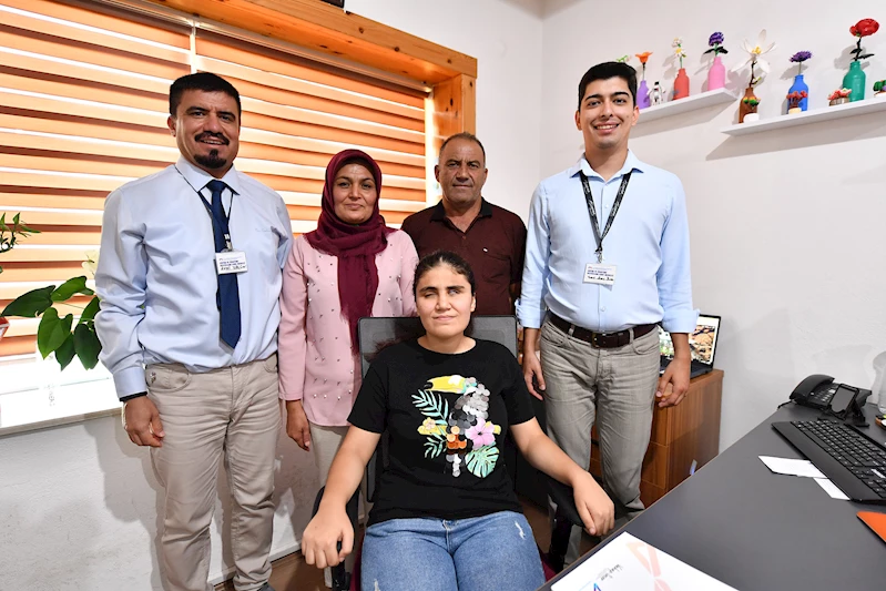 Görme engelli Nazalin hayalindeki üniversiteye yerleşti