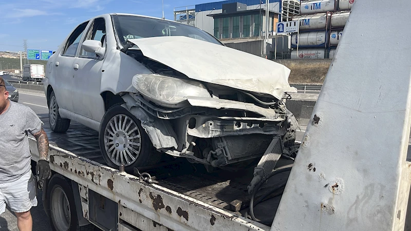 Kocaeli - Otomobil bariyere çarptı: 4 yaralı /Video eklendi 
