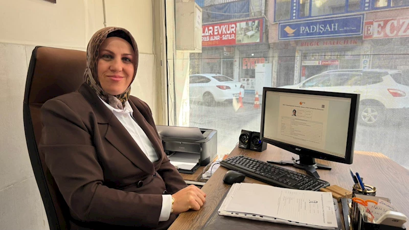 41 kızı erken yaşta evlilikten kurtarıp mücadelesiyle belgesele konu olan ‘Muhtar Ana’, üniversiteli oldu