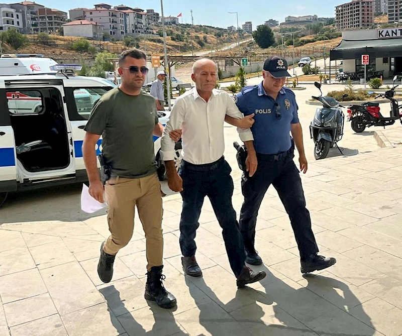 Otobüsün çarptığı otomobildeki çiftin öldüğü kaza kamerada (2)
