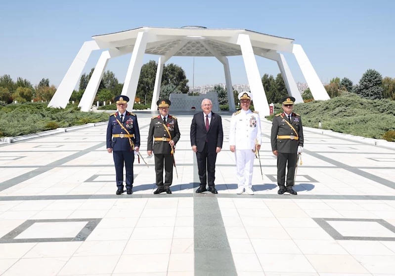 Bakan Güler, Devlet Mezarlığı