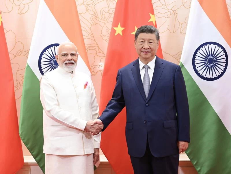 Çin Devlet Başkanı Şi, Hindistan Başbakanı Modi ile görüştü