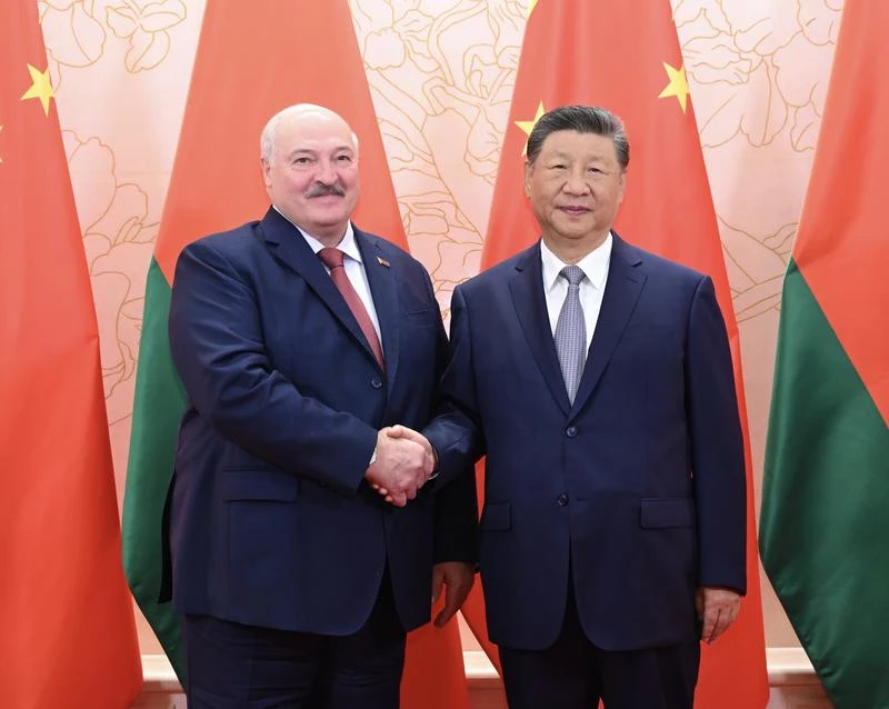 Çin ve Belarus liderleri Tiencin’de bir araya geldi