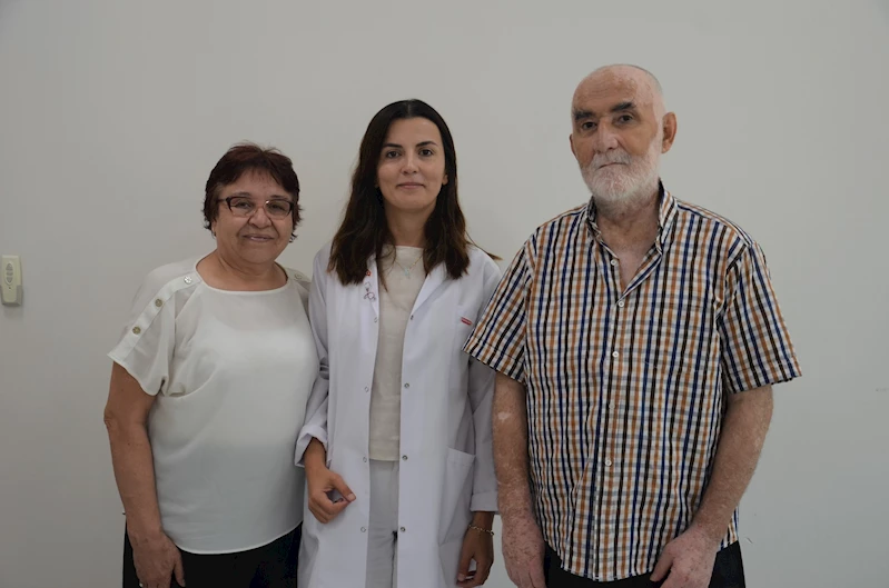 Evli çift, 42 yıllık sigara  tiryakiliklerinden birlikte kurtuldu