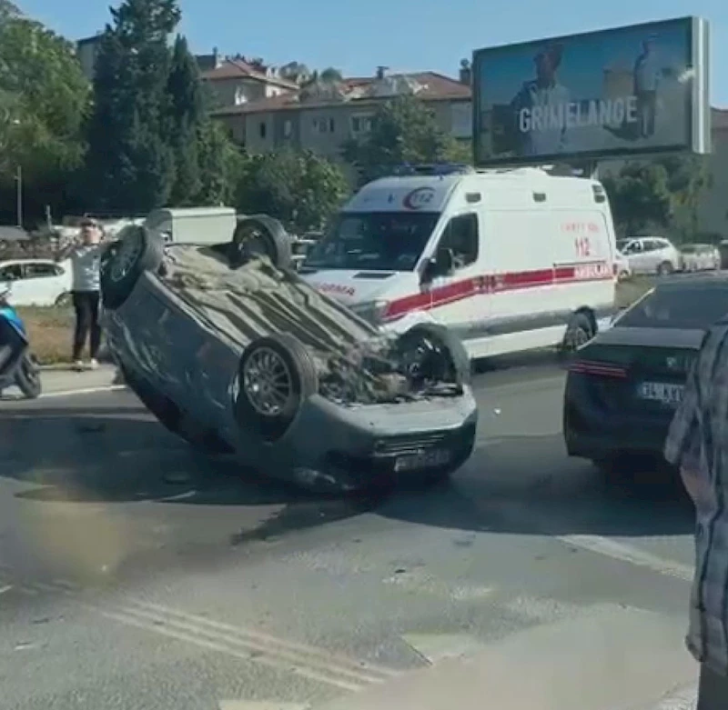 İstanbul - Sarıyer’de takla atan otomobildeki 2 kişi yaralandı 