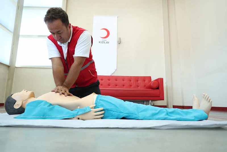 Kızılay’dan Demirören Medya çalışanlarına ilk yardım eğitimi
