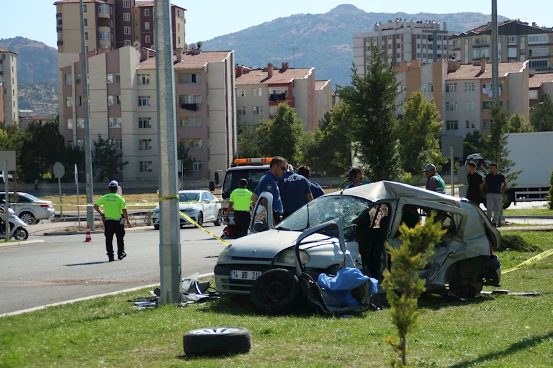 Kayseri’de iki otomobil çarpıştı: 2 ölü, 3 yaralı
