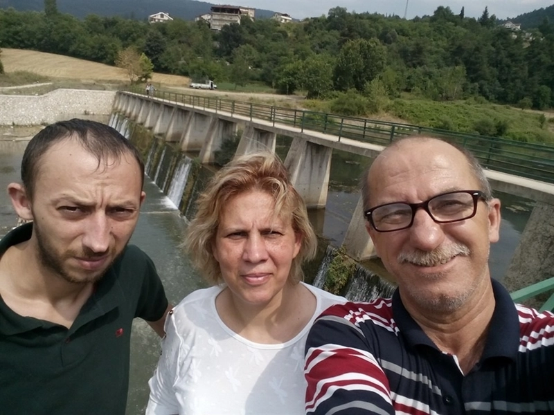 7 bıçak darbesiyle öldürdüğü kişinin ailesinden mahkemede özür diledi