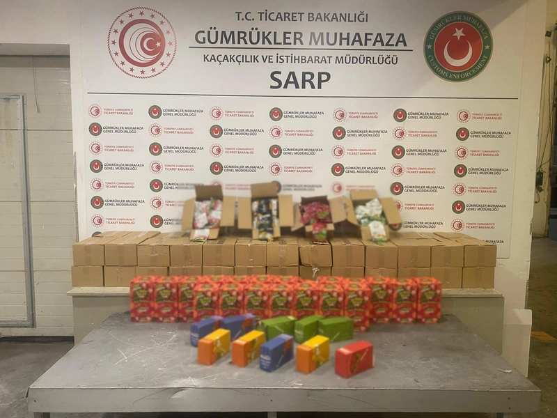 Ticaret Bakanlığı: 310 kilo esrar ile 291 kilo kokain ele geçirildi