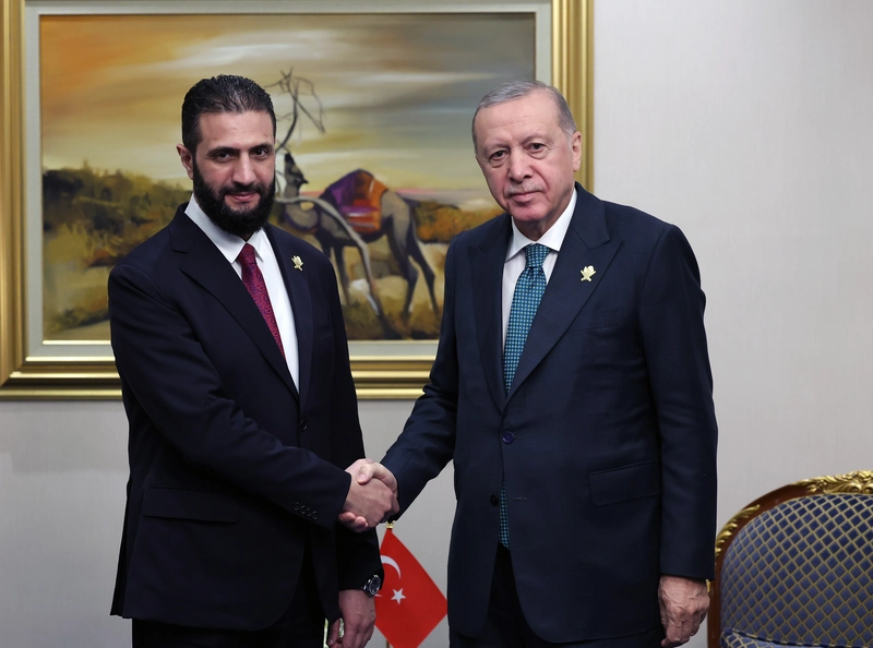 Cumhurbaşkanı Erdoğan, Suriye Cumhurbaşkanı Şara ile bir araya geldi / Geniş haber