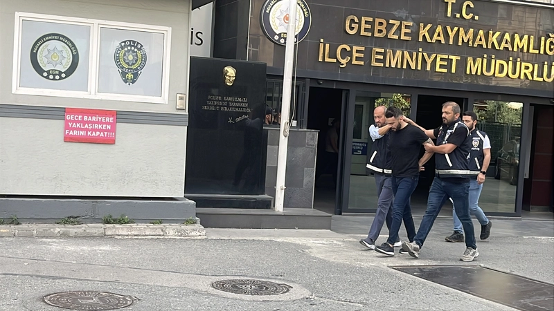 Çocuklarının gözü önünde babaya tokat atan cip sürücüsü tutuklandı (3) / Video eklendi