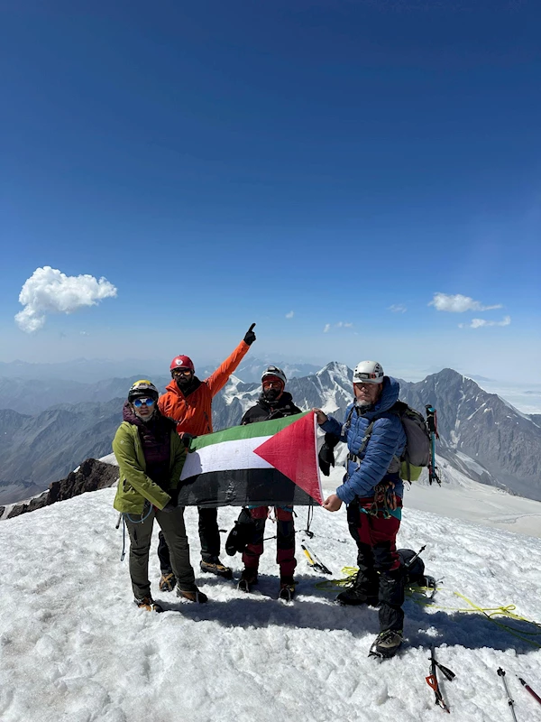 Kazbek Dağı