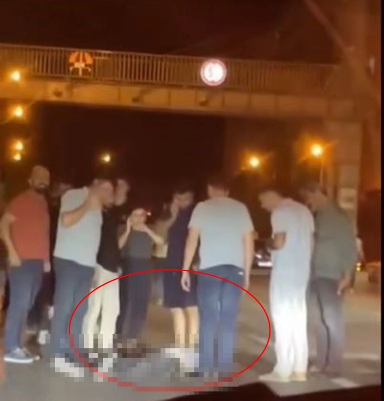 Üst geçidi kullanmayan yayaya otomobil çarptı