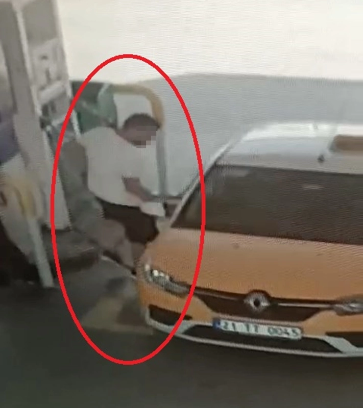 Taksici, aracına binen müşterisi tarafından 340 bin TL dolandırıldı