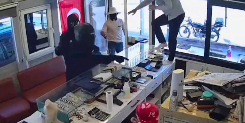 Hatay- Kuyumcu, silahlı soyguncuları bıçak çekerek uzaklaştırdı /Video eklendi 