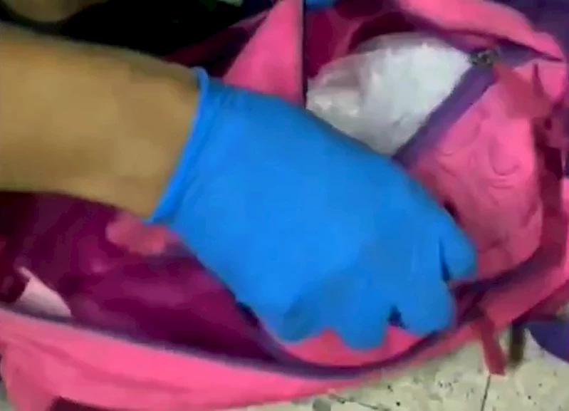 Oto tamircideki okul çantasından uyuşturucu çıktı