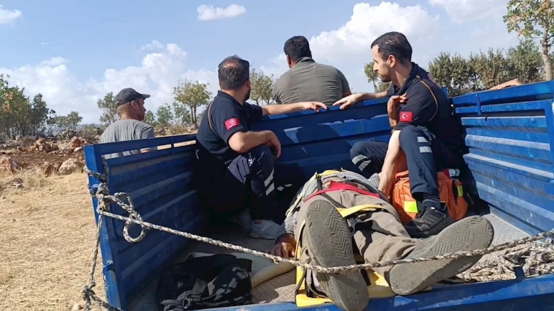 Siirt’te ağaçtan düşen çiftçi patpatla ambulansa taşındı